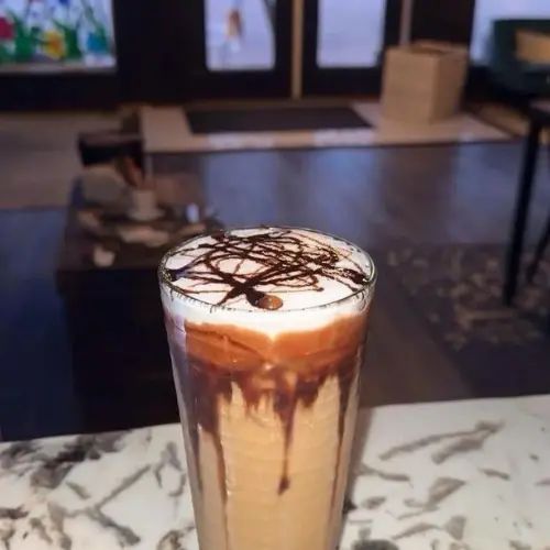 Chocolate Macadamia Nut Cold Brew wCoconut Cold Foam